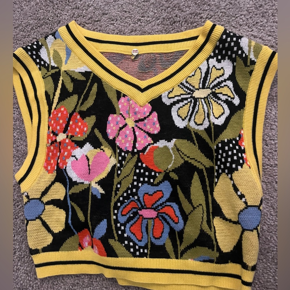 Celia B sweater tank